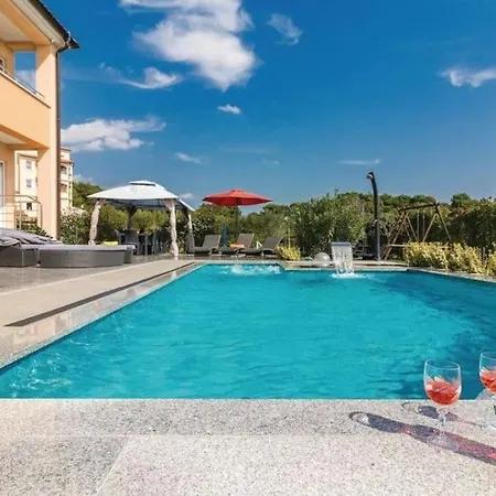 Luxury With A Swimming Pool Pjescana Uvala, - 17131 Villa