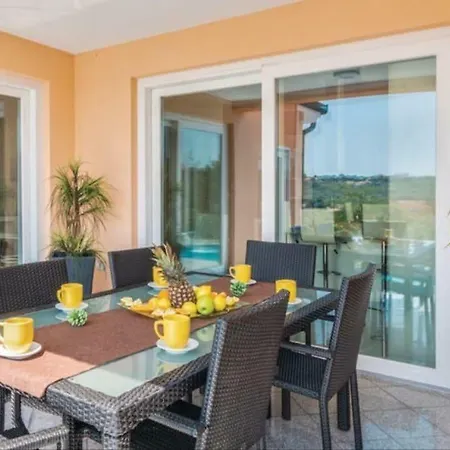 Luxury With A Swimming Pool Pjescana Uvala, - 17131