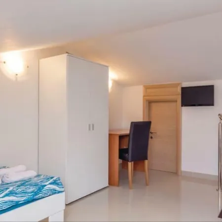 Villa Luxury With A Swimming Pool Pjescana Uvala, - 17131 Pula