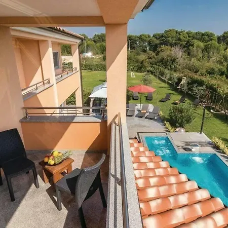 Luxury With A Swimming Pool Pjescana Uvala, - 17131